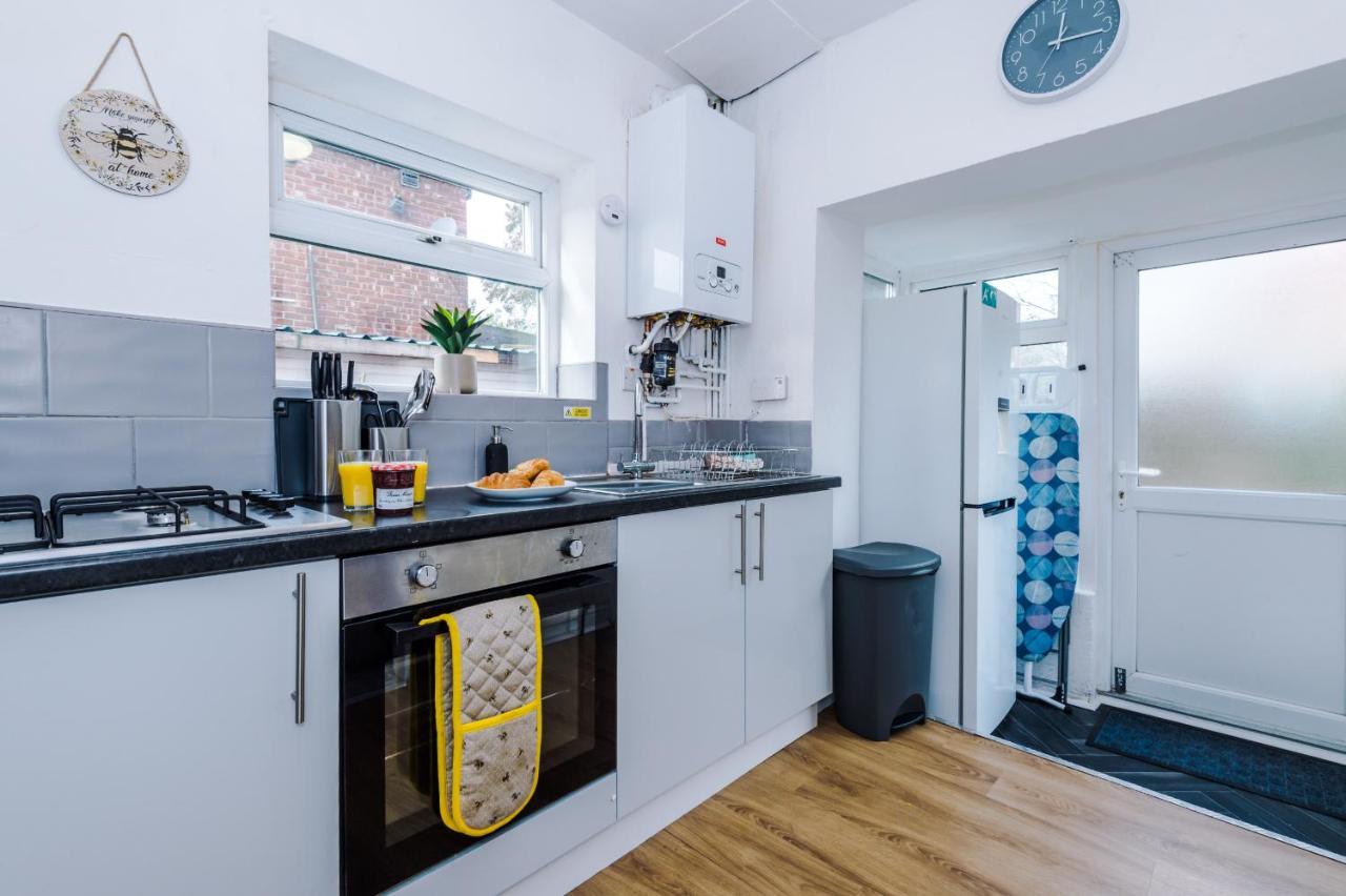 Casa de férias Half Mile To Etihad Stadium & Coop Arena, Free Parking, 6 Ppl *